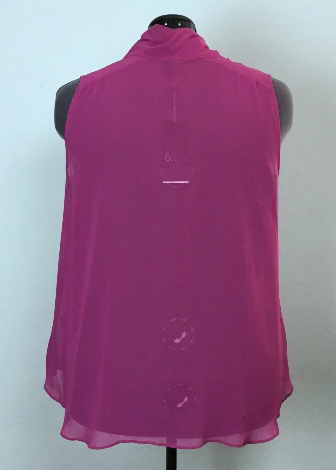 6th & LN Size 24 Fuchsia Top