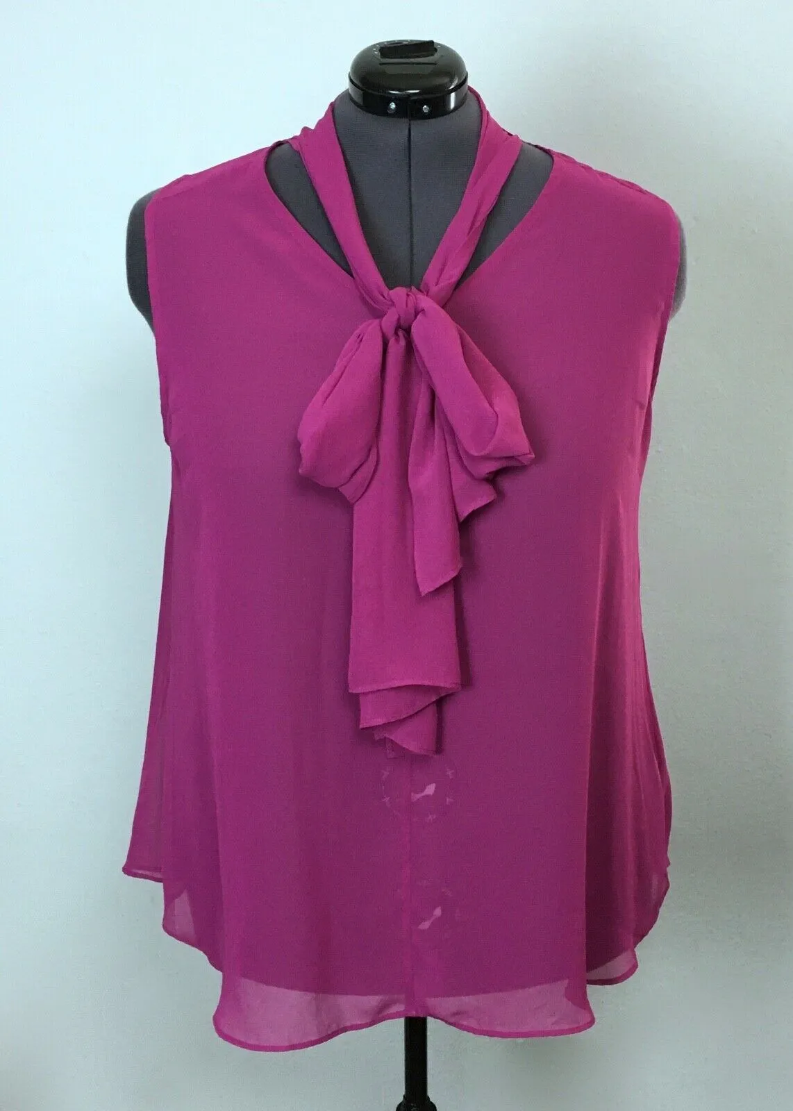 6th & LN Size 24 Fuchsia Top