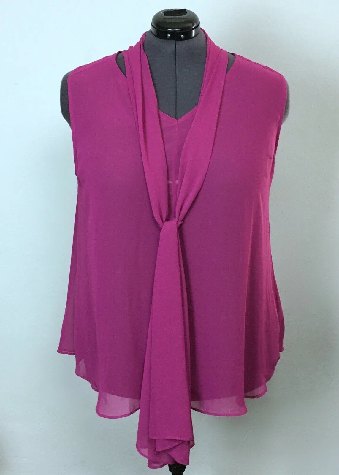 6th & LN Size 24 Fuchsia Top