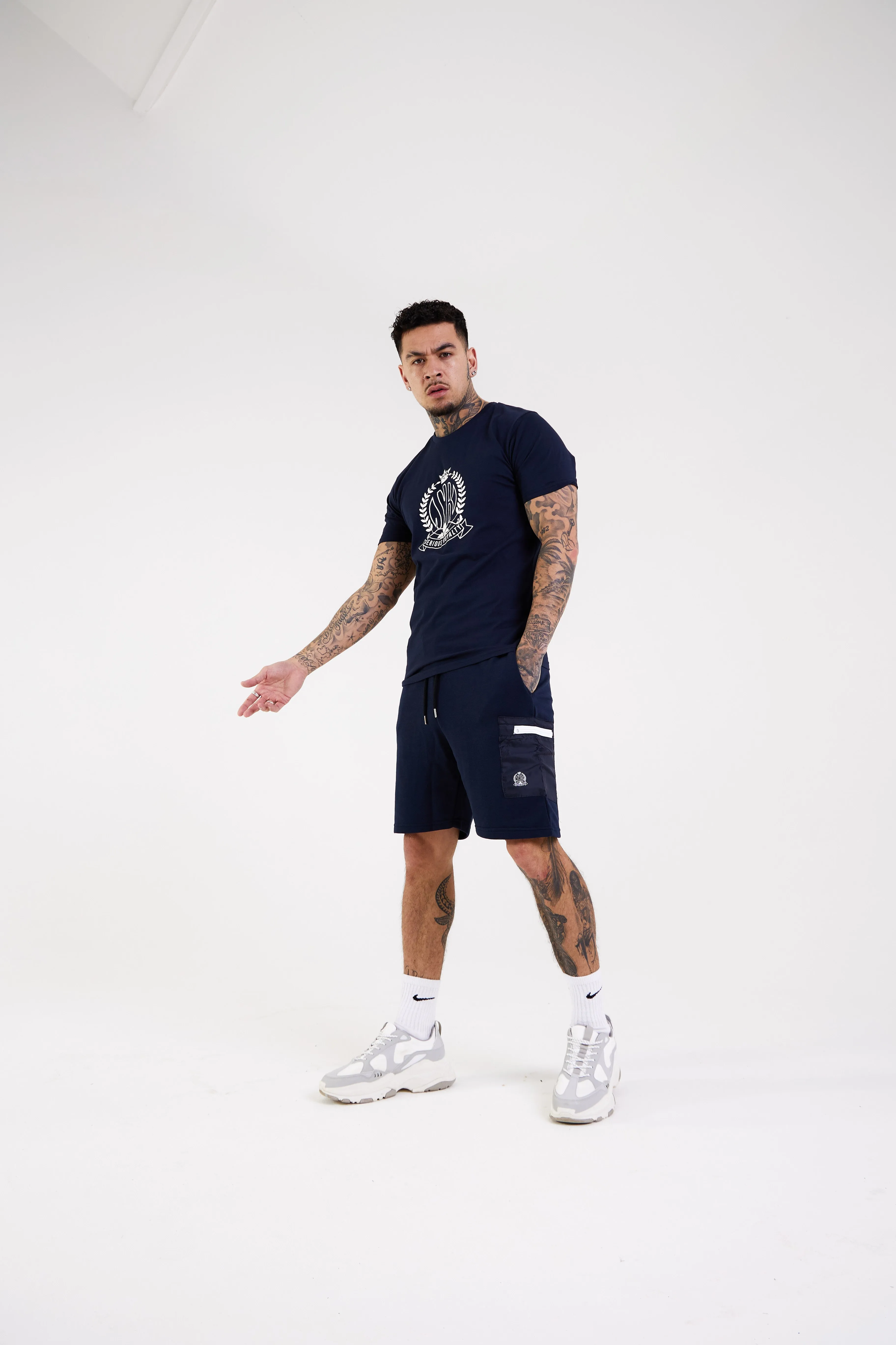 Crest Print T-shirt - Navy