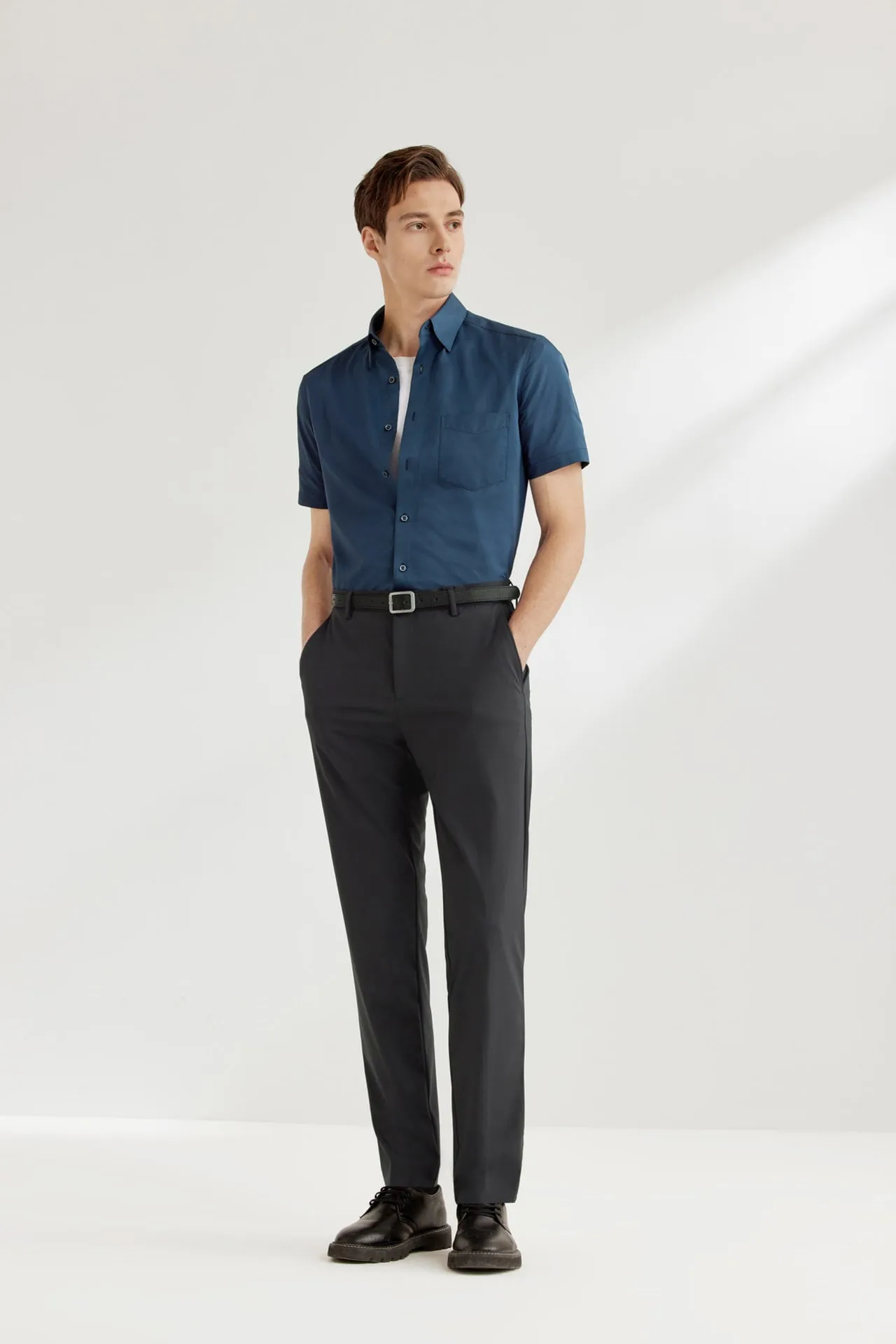 Dry Wicking & Stretch Poplin Shirt in Smart Fit Short Sleeve with Chest Pocket