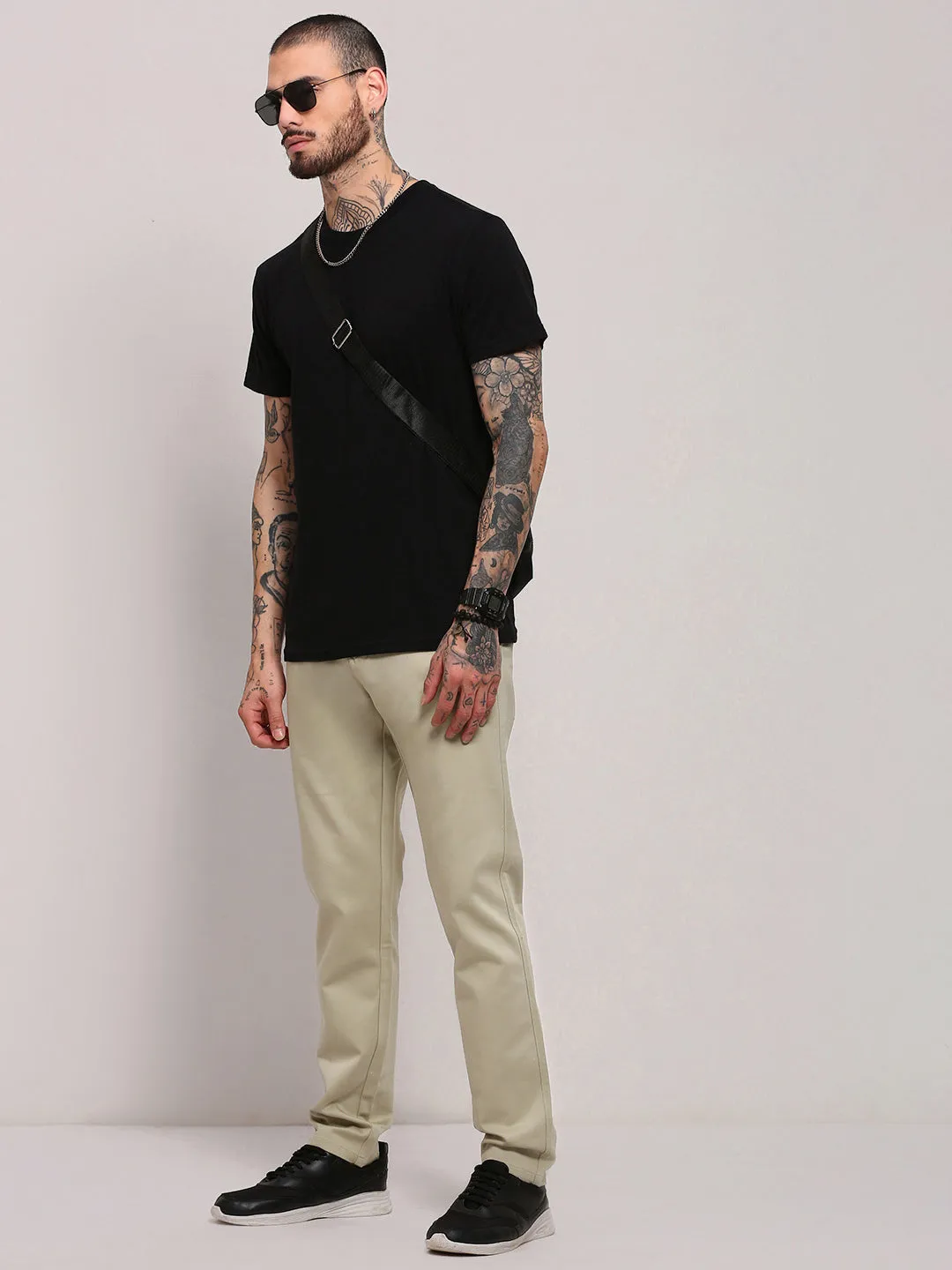Men Green Solid Slim-Fit Cotton Trousers