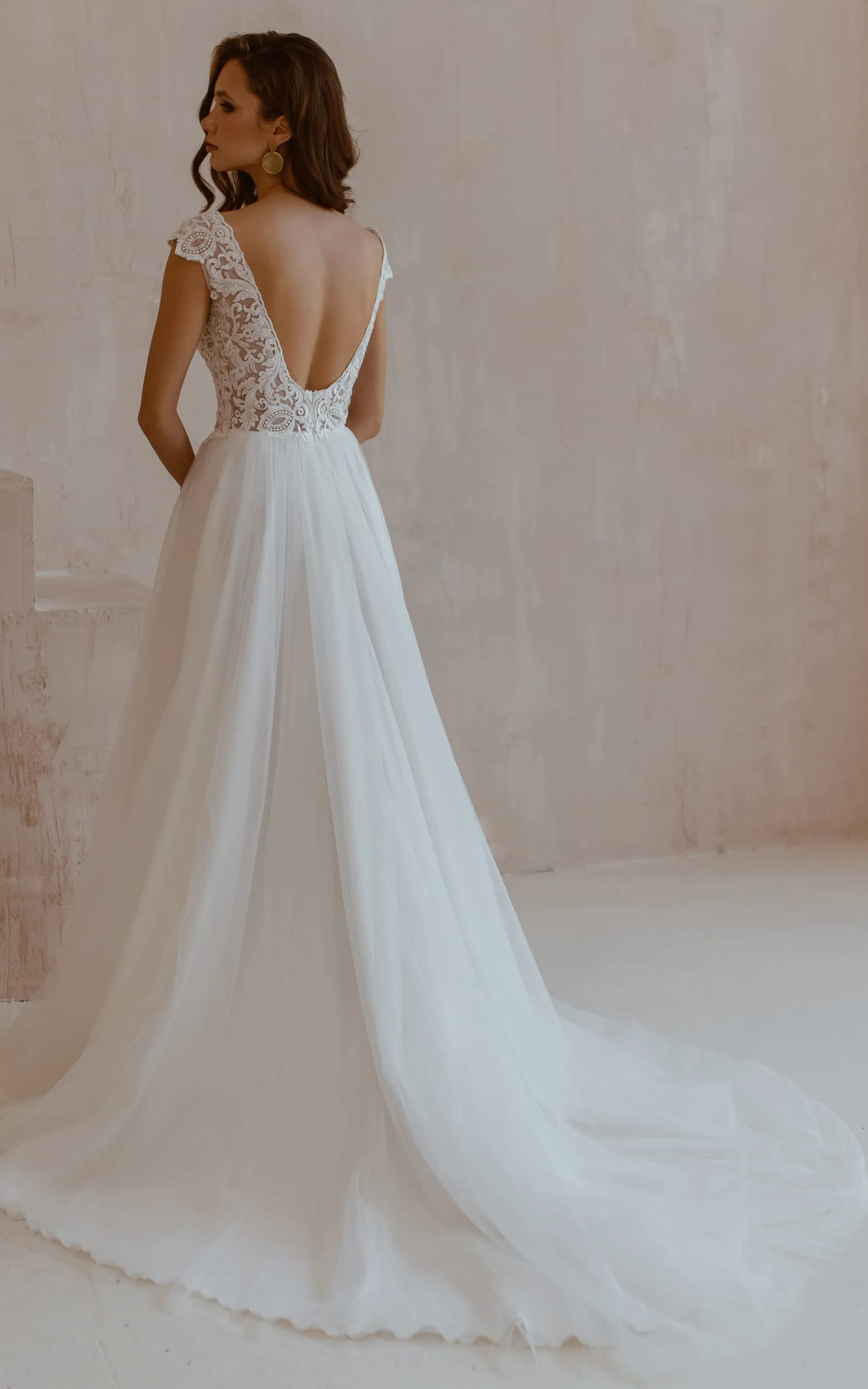 Sexy A Line Lace Tulle Short Sleeve V-neck Sweep Train Wedding Dress with Split Front-715915